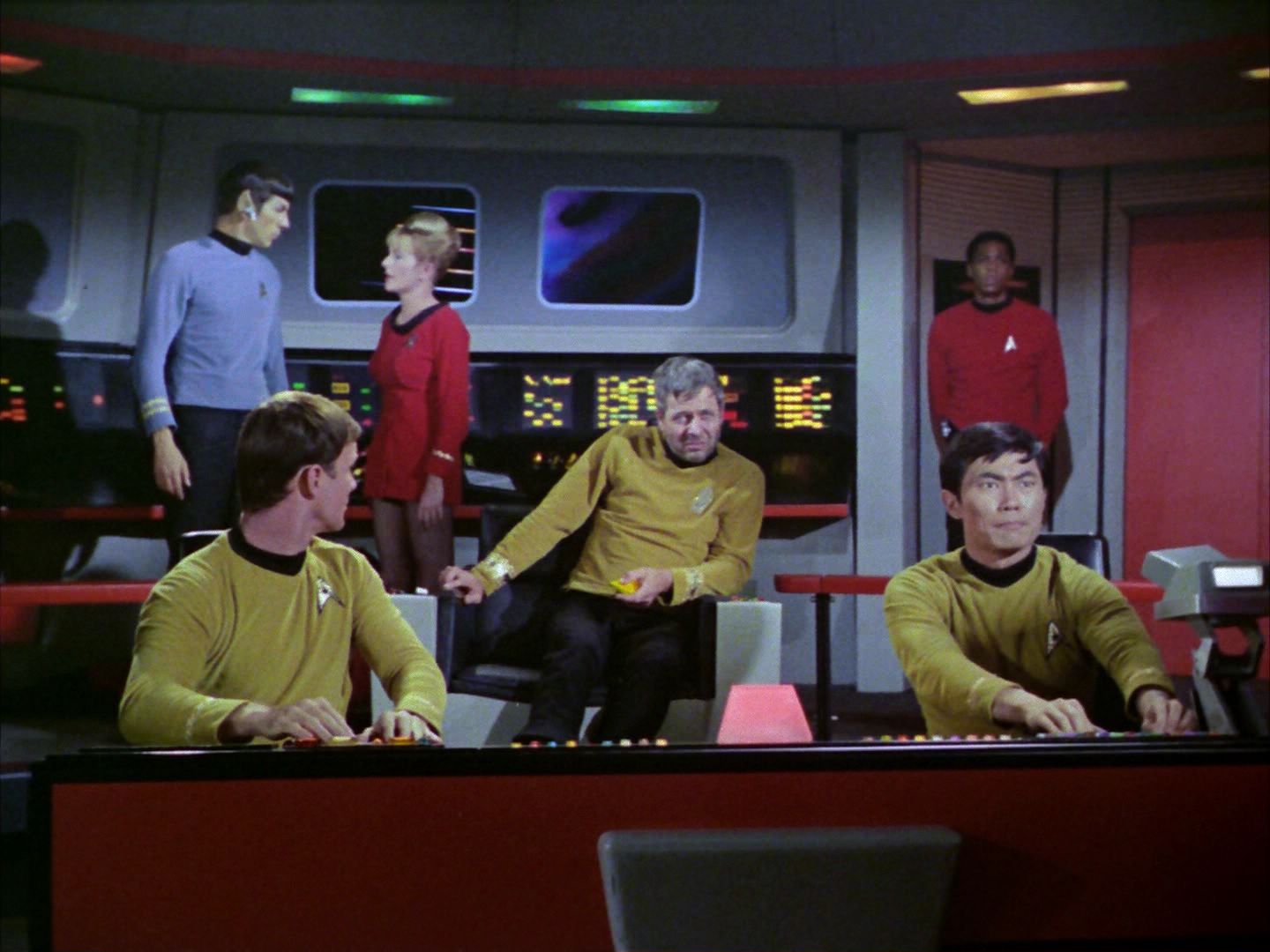 ariane179254_StarTrek_2x06_TheDoomsdayMachine_1842.jpg