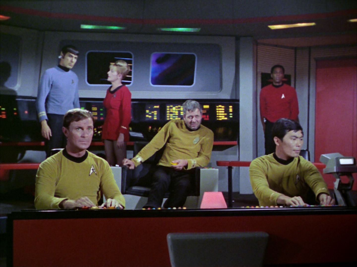 ariane179254_StarTrek_2x06_TheDoomsdayMachine_1843.jpg
