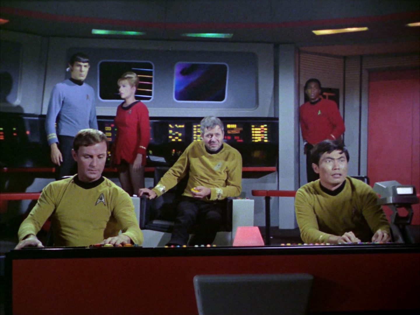 ariane179254_StarTrek_2x06_TheDoomsdayMachine_1849.jpg