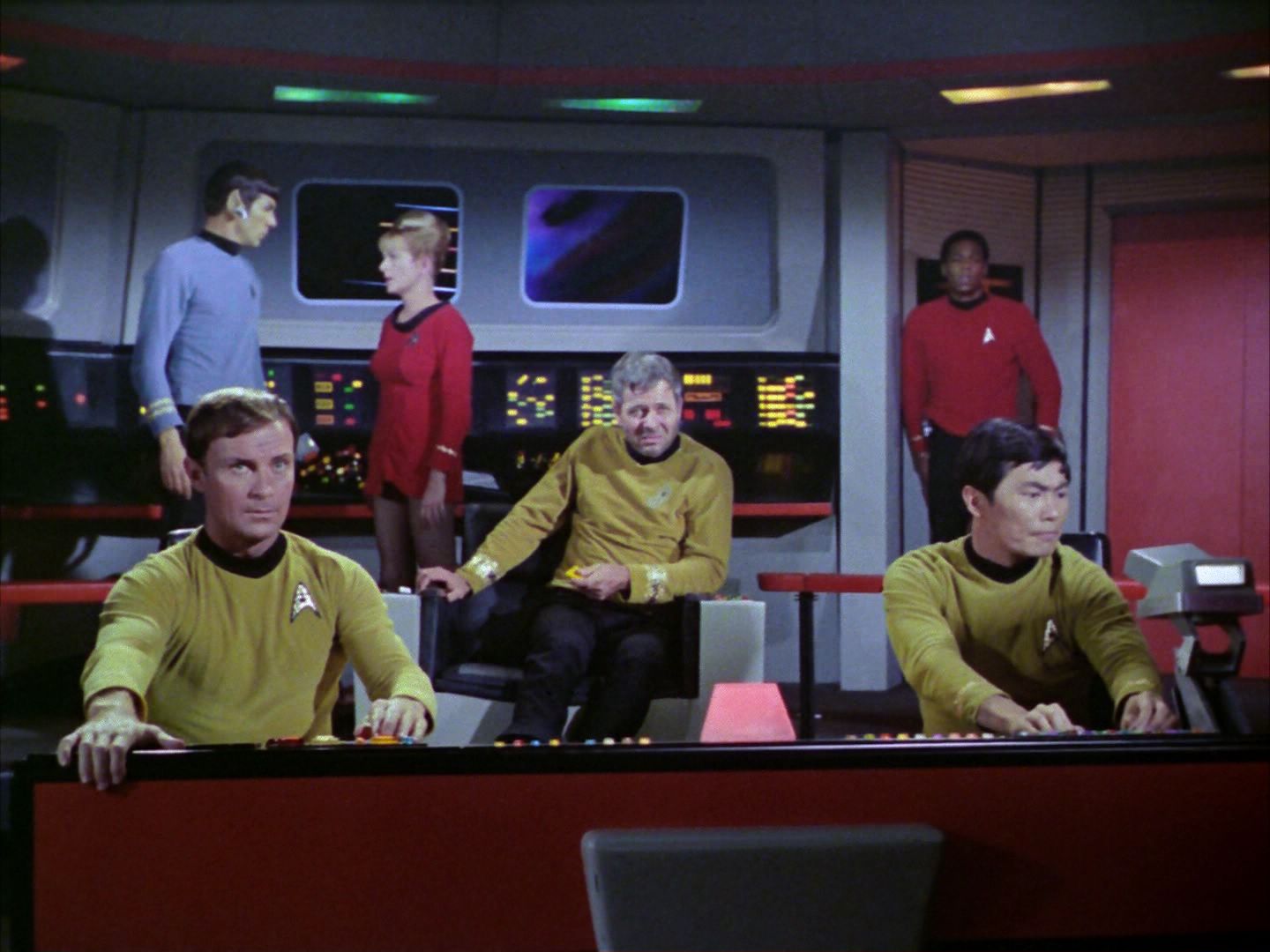 ariane179254_StarTrek_2x06_TheDoomsdayMachine_1851.jpg