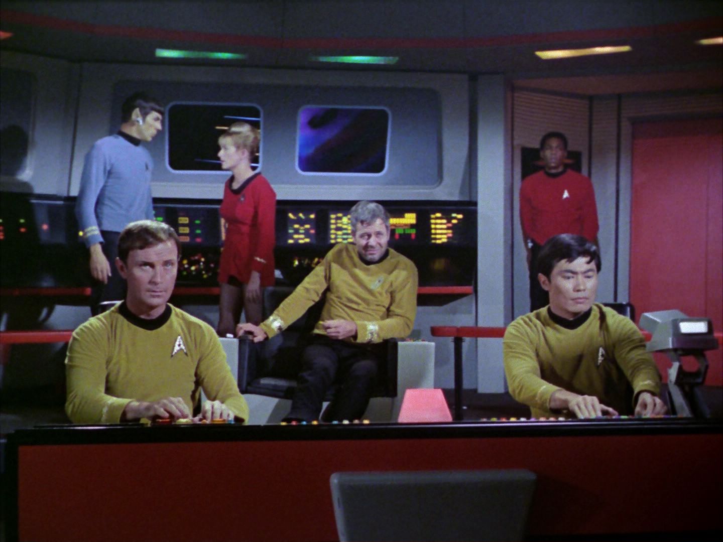 ariane179254_StarTrek_2x06_TheDoomsdayMachine_1854.jpg