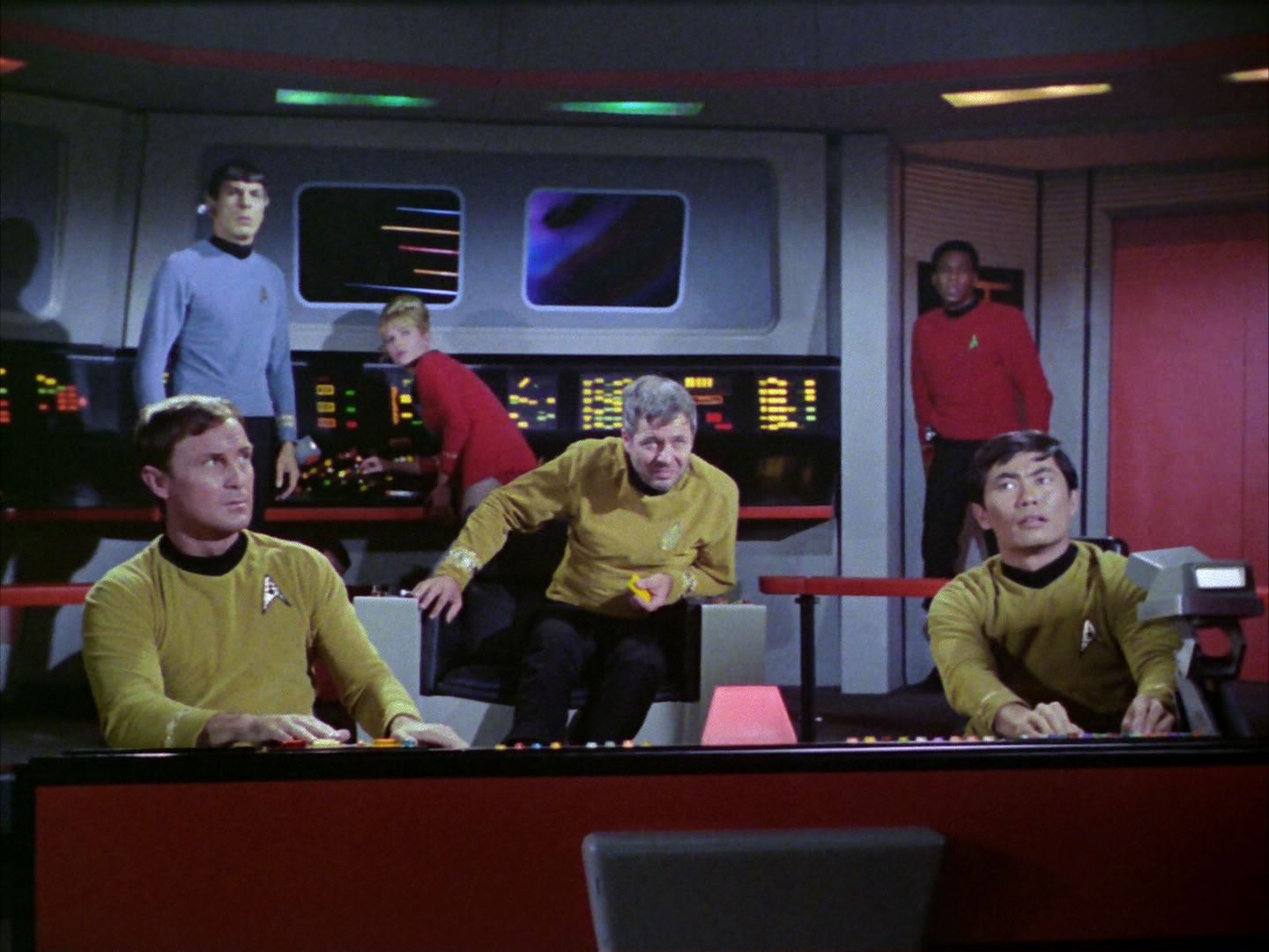 ariane179254_StarTrek_2x06_TheDoomsdayMachine_1859.jpg