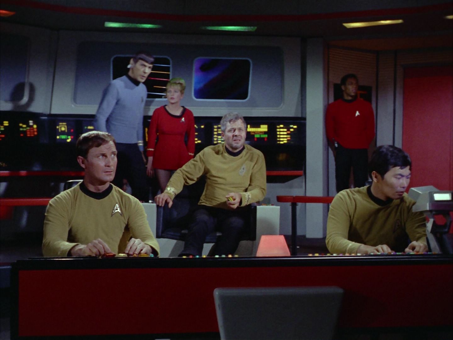 ariane179254_StarTrek_2x06_TheDoomsdayMachine_1874.jpg