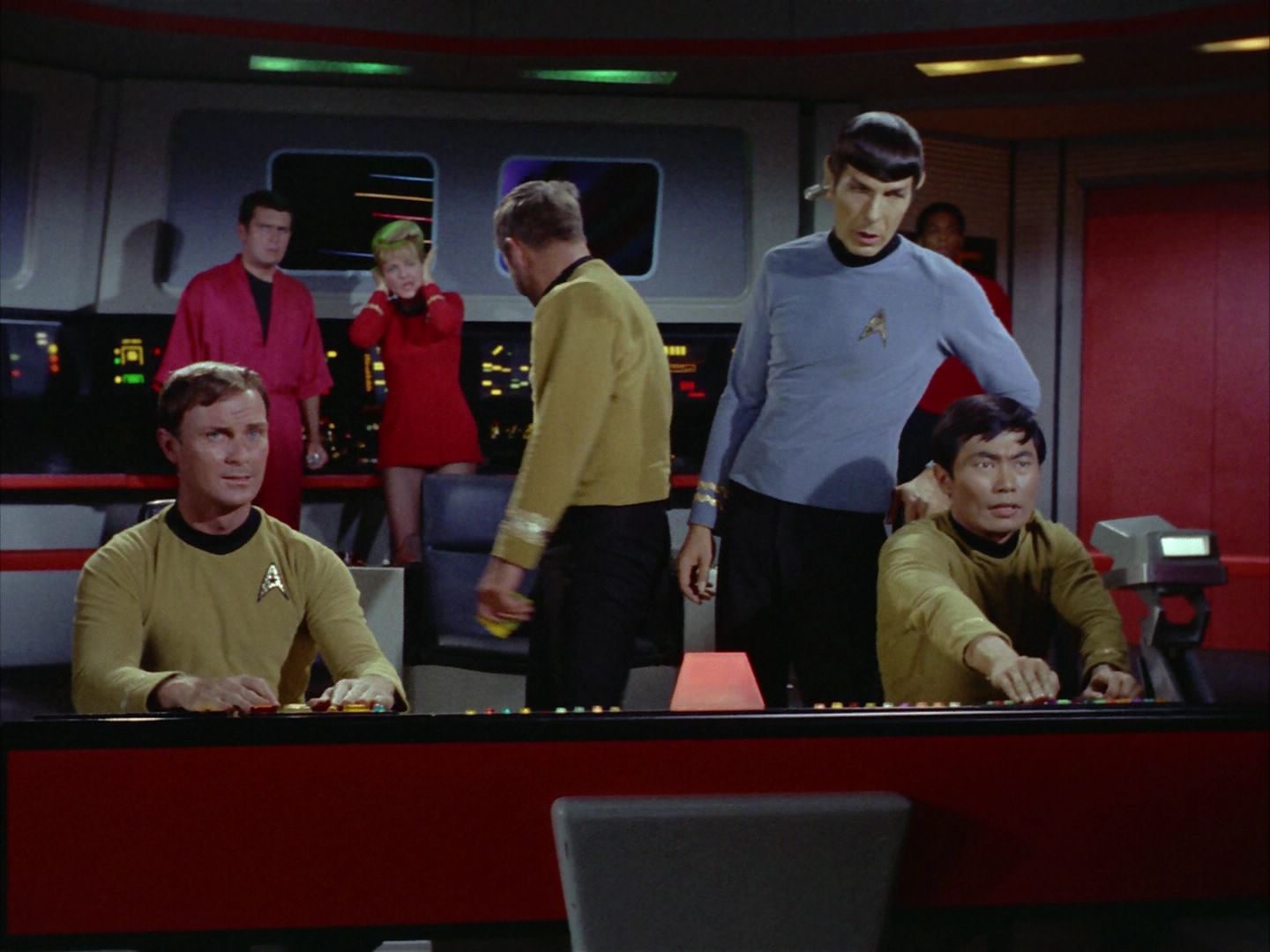 ariane179254_StarTrek_2x06_TheDoomsdayMachine_1909.jpg