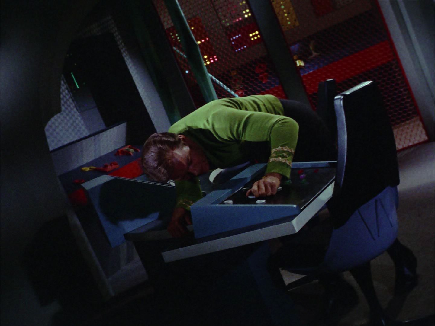ariane179254_StarTrek_2x06_TheDoomsdayMachine_1975.jpg