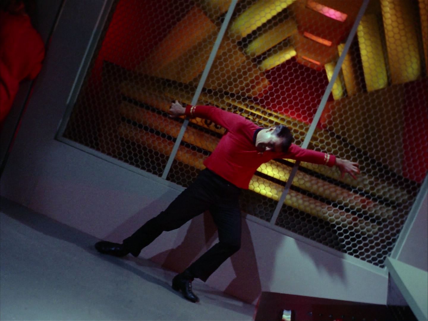 ariane179254_StarTrek_2x06_TheDoomsdayMachine_1980.jpg