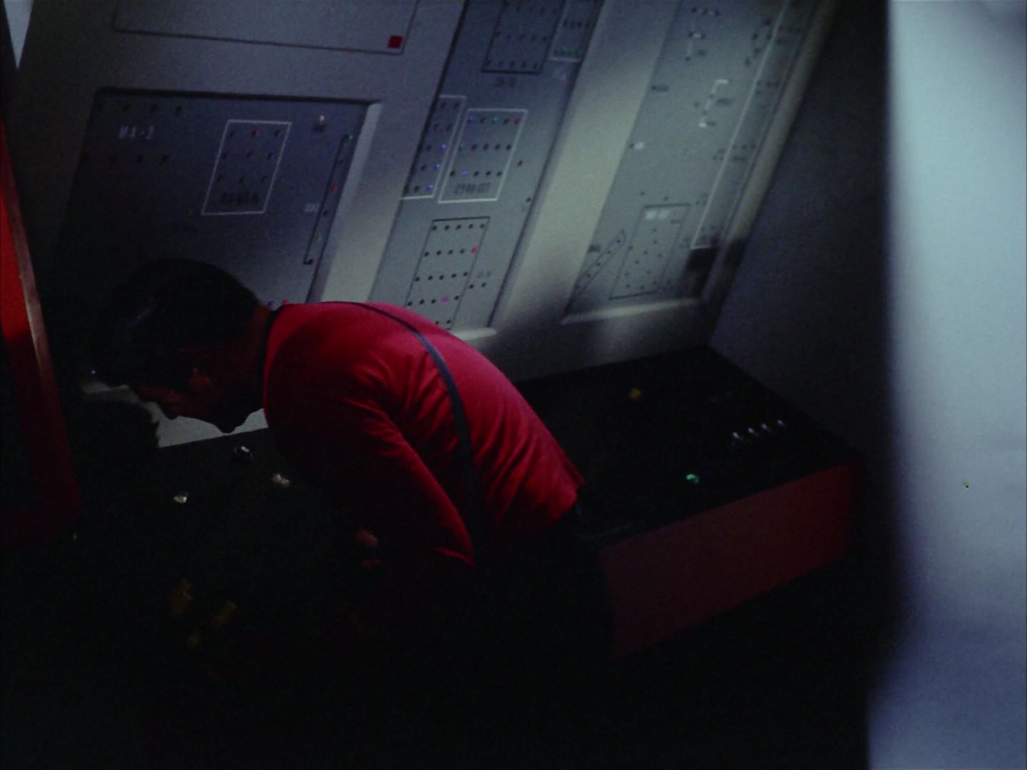 ariane179254_StarTrek_2x06_TheDoomsdayMachine_1994.jpg