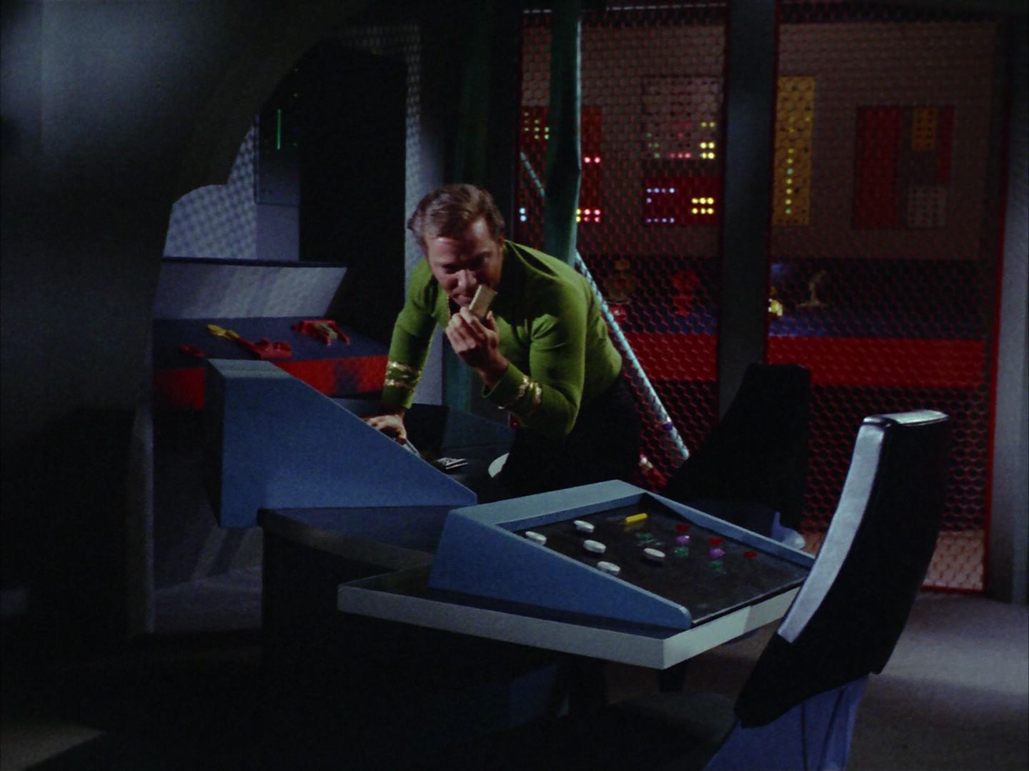 ariane179254_StarTrek_2x06_TheDoomsdayMachine_2001.jpg