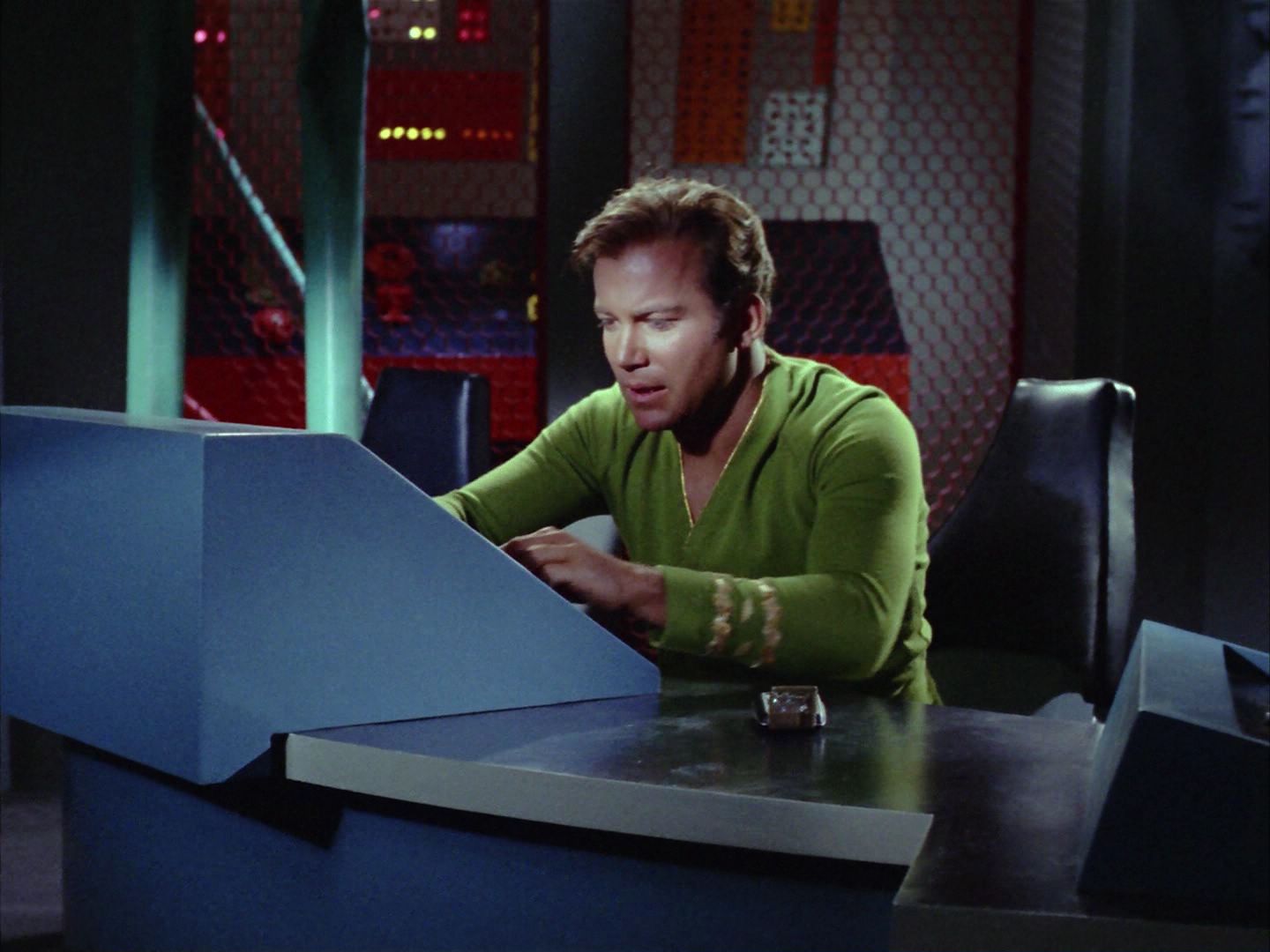ariane179254_StarTrek_2x06_TheDoomsdayMachine_2060.jpg