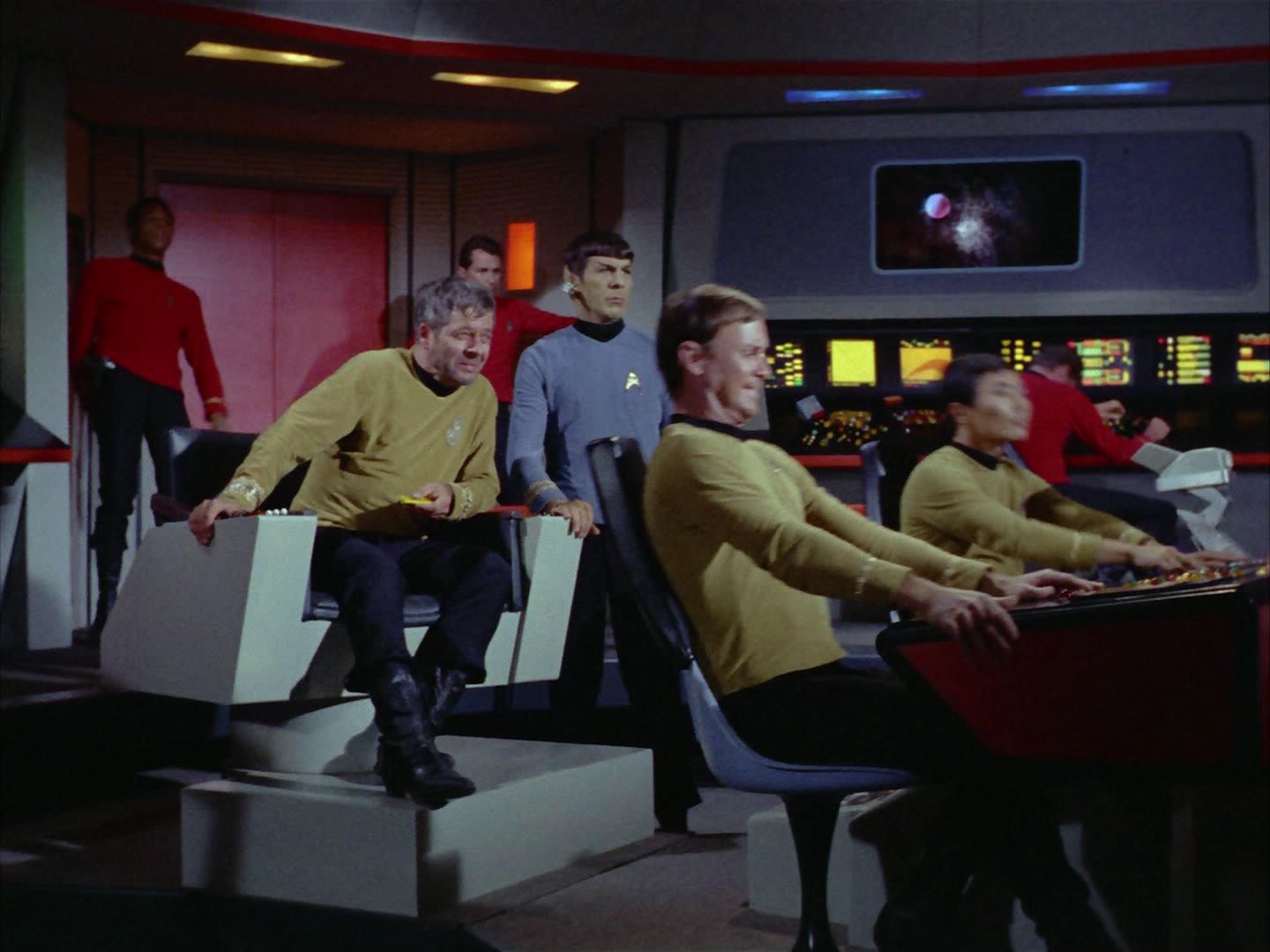 ariane179254_StarTrek_2x06_TheDoomsdayMachine_2069.jpg