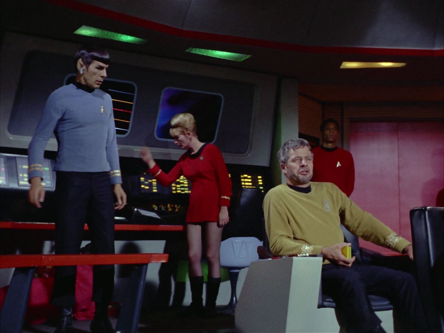 ariane179254_StarTrek_2x06_TheDoomsdayMachine_2125.jpg