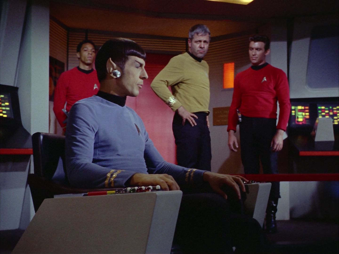 ariane179254_StarTrek_2x06_TheDoomsdayMachine_2368.jpg