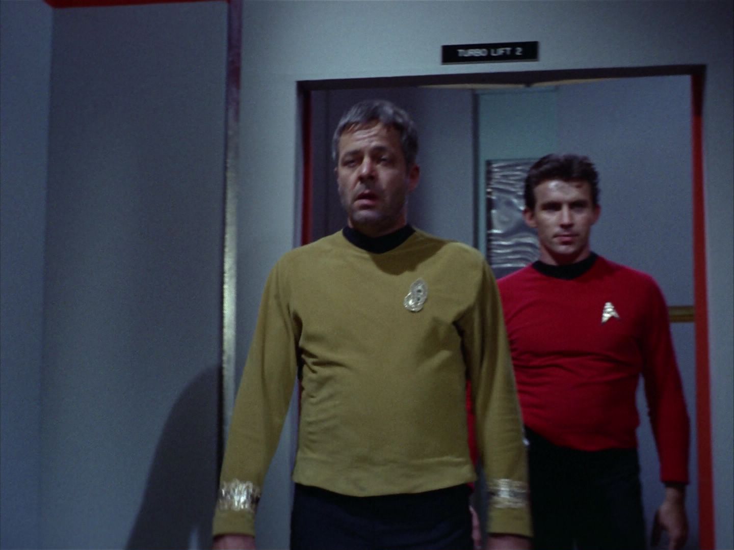 ariane179254_StarTrek_2x06_TheDoomsdayMachine_2398.jpg