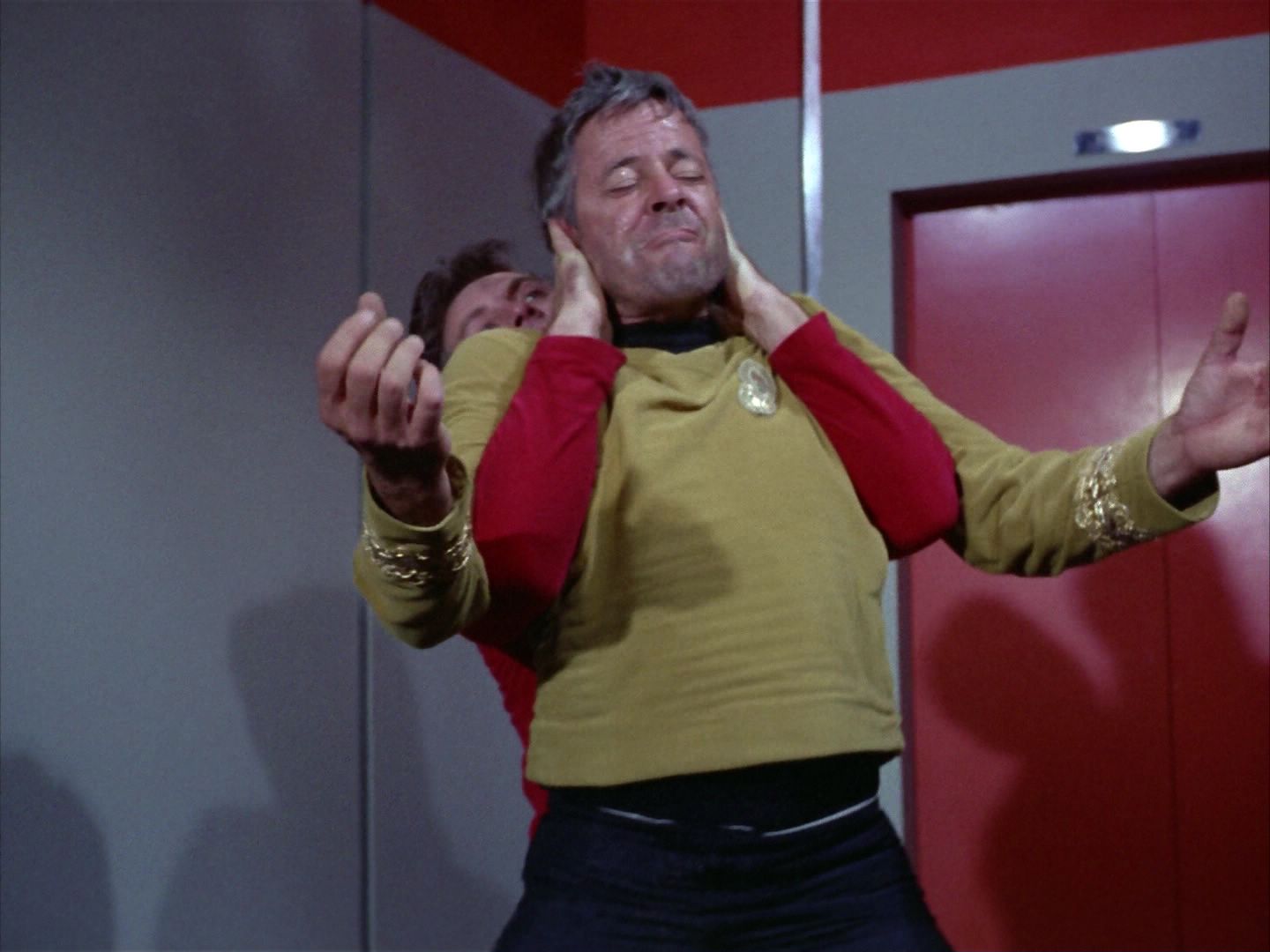 ariane179254_StarTrek_2x06_TheDoomsdayMachine_2410.jpg