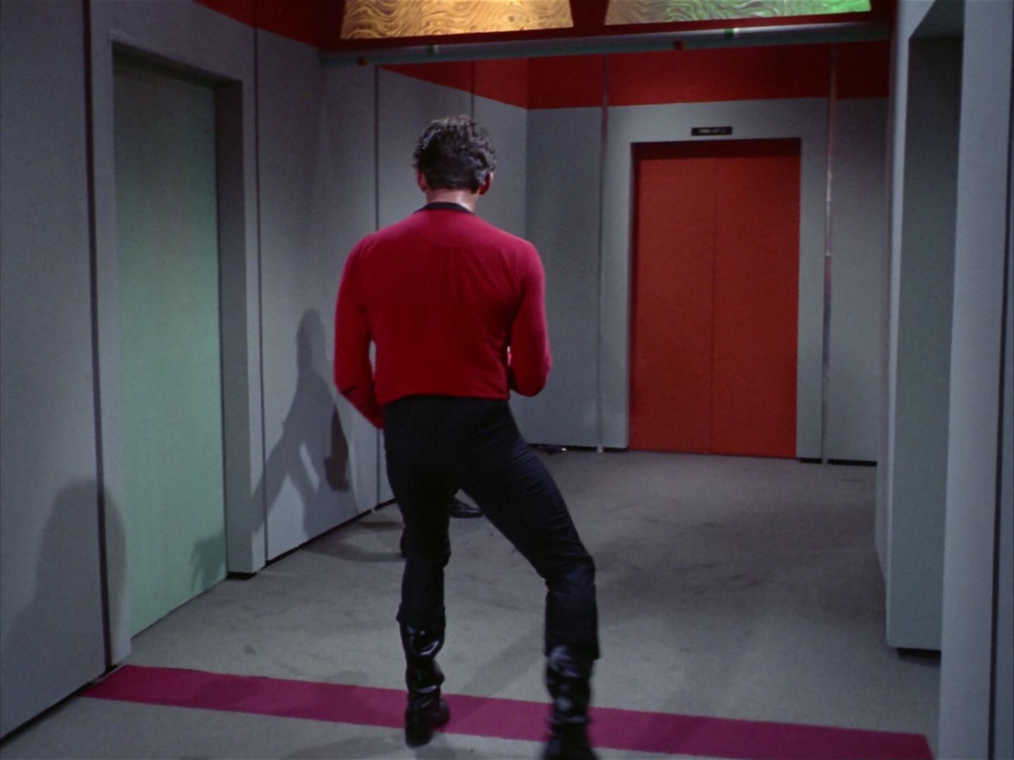 ariane179254_StarTrek_2x06_TheDoomsdayMachine_2419.jpg