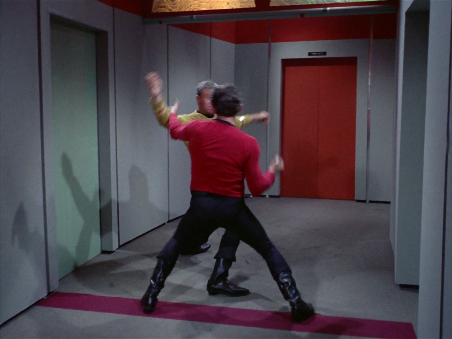 ariane179254_StarTrek_2x06_TheDoomsdayMachine_2422.jpg