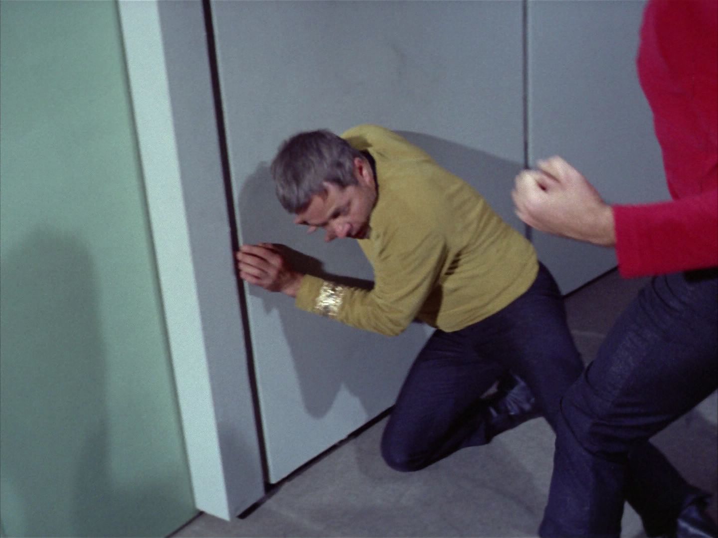 ariane179254_StarTrek_2x06_TheDoomsdayMachine_2424.jpg