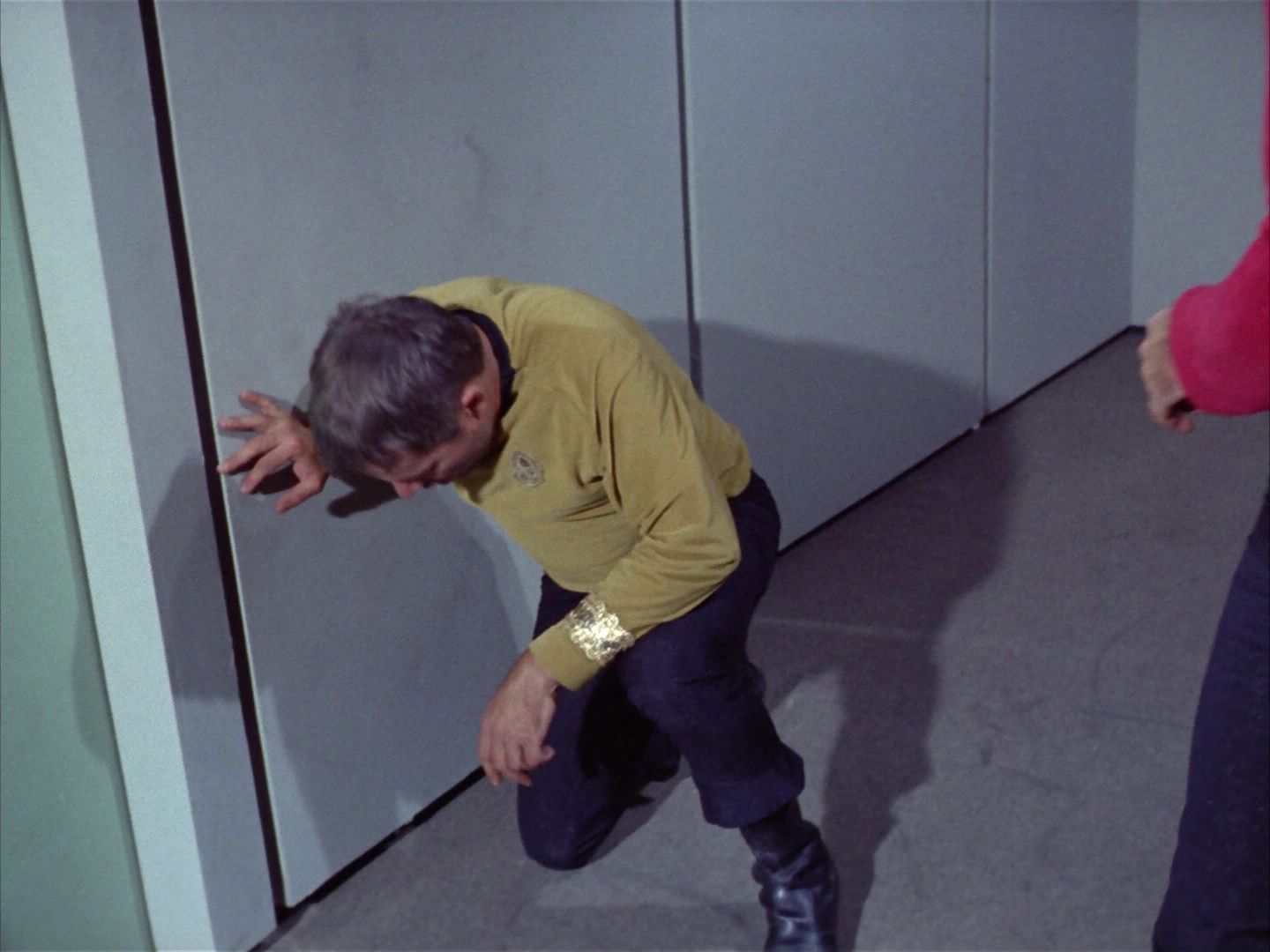ariane179254_StarTrek_2x06_TheDoomsdayMachine_2427.jpg