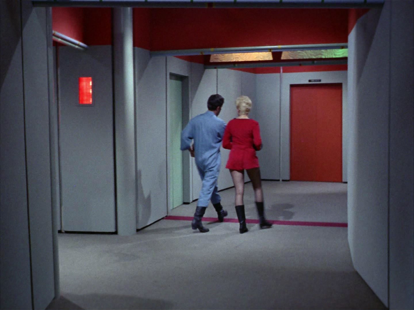ariane179254_StarTrek_2x06_TheDoomsdayMachine_2458.jpg