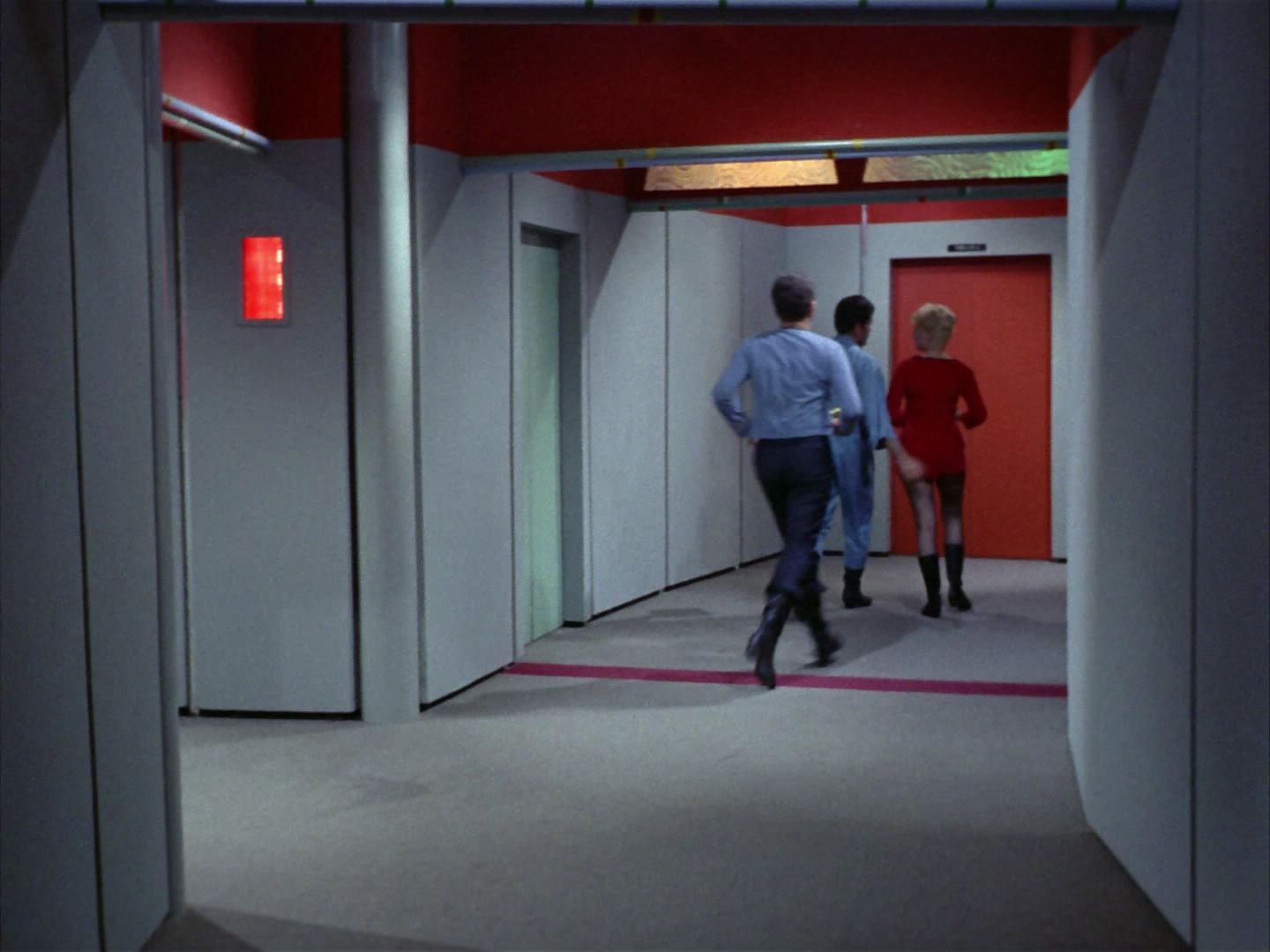 ariane179254_StarTrek_2x06_TheDoomsdayMachine_2460.jpg
