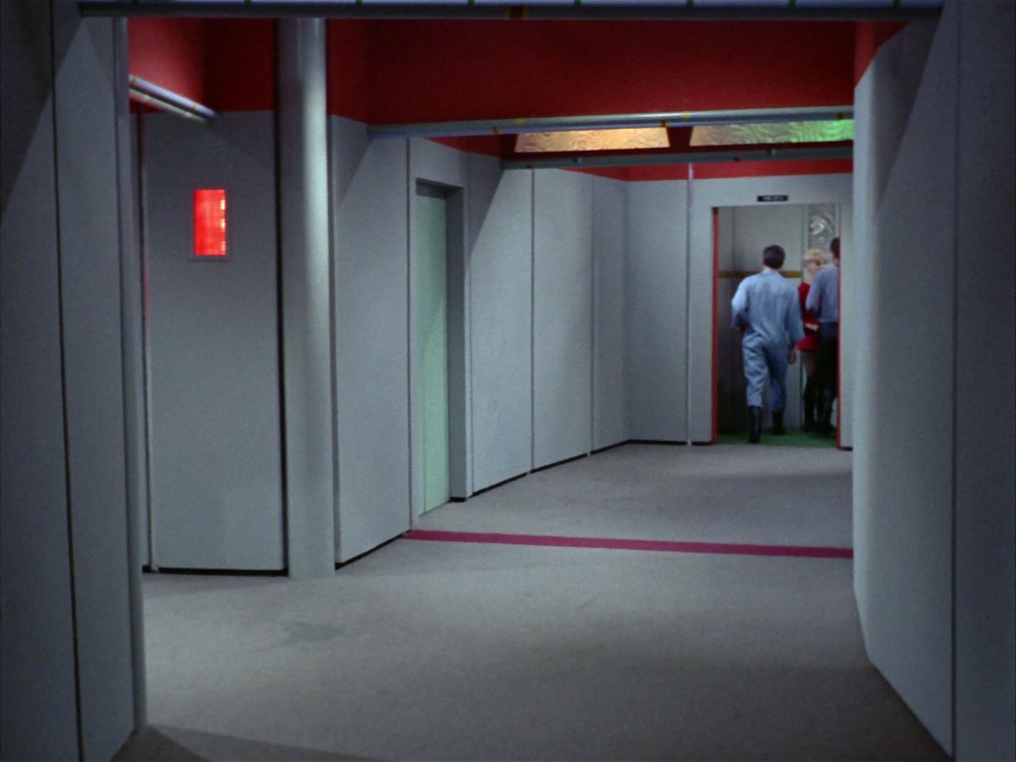ariane179254_StarTrek_2x06_TheDoomsdayMachine_2464.jpg