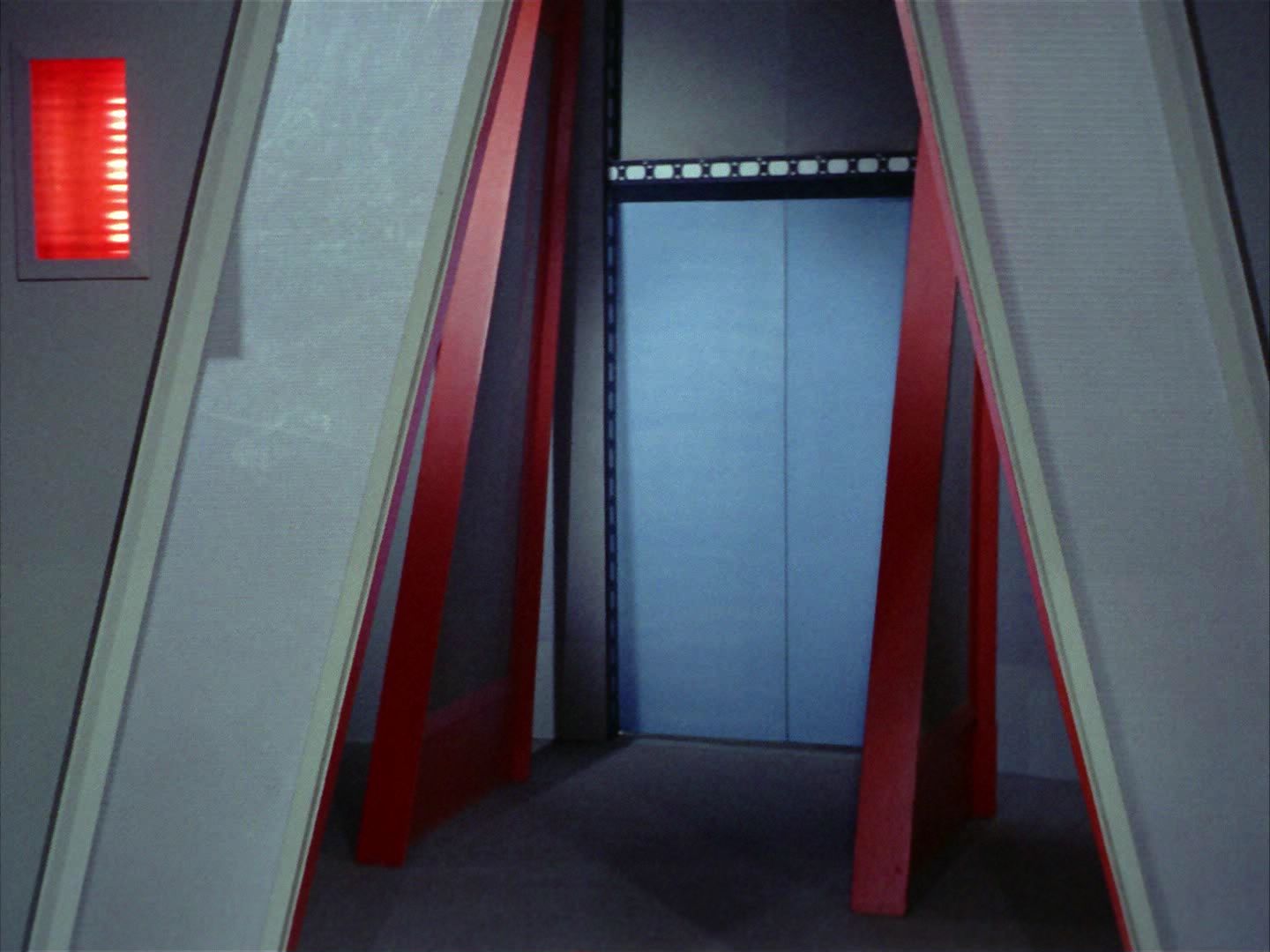 ariane179254_StarTrek_2x06_TheDoomsdayMachine_2483.jpg
