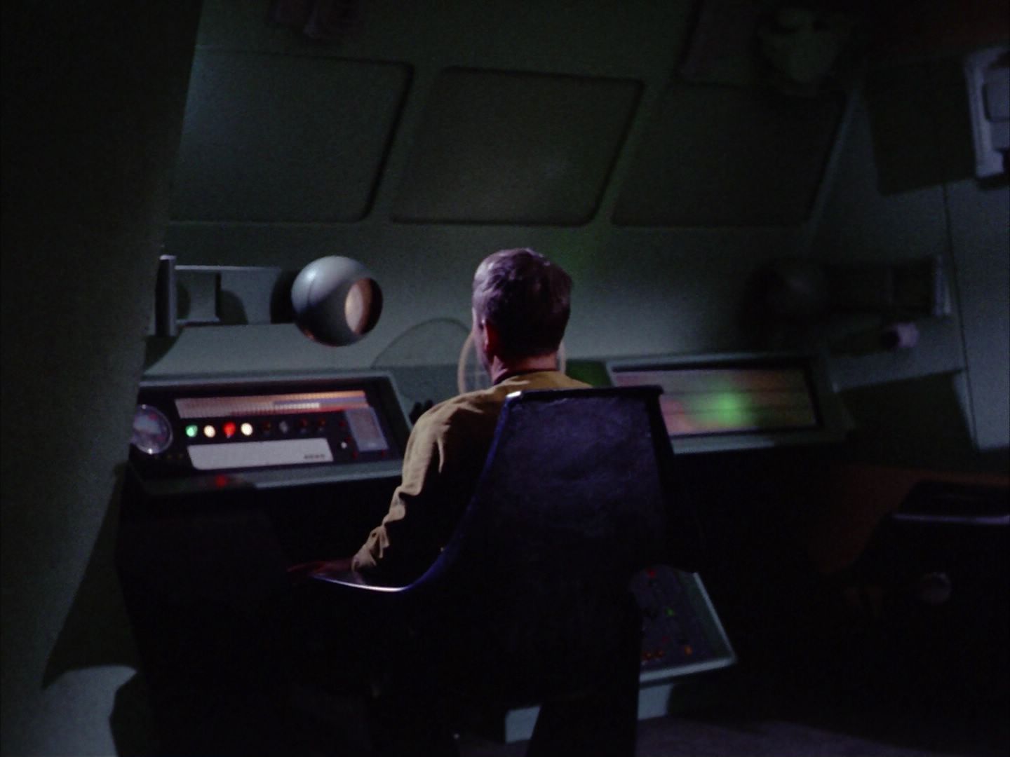 ariane179254_StarTrek_2x06_TheDoomsdayMachine_2577.jpg