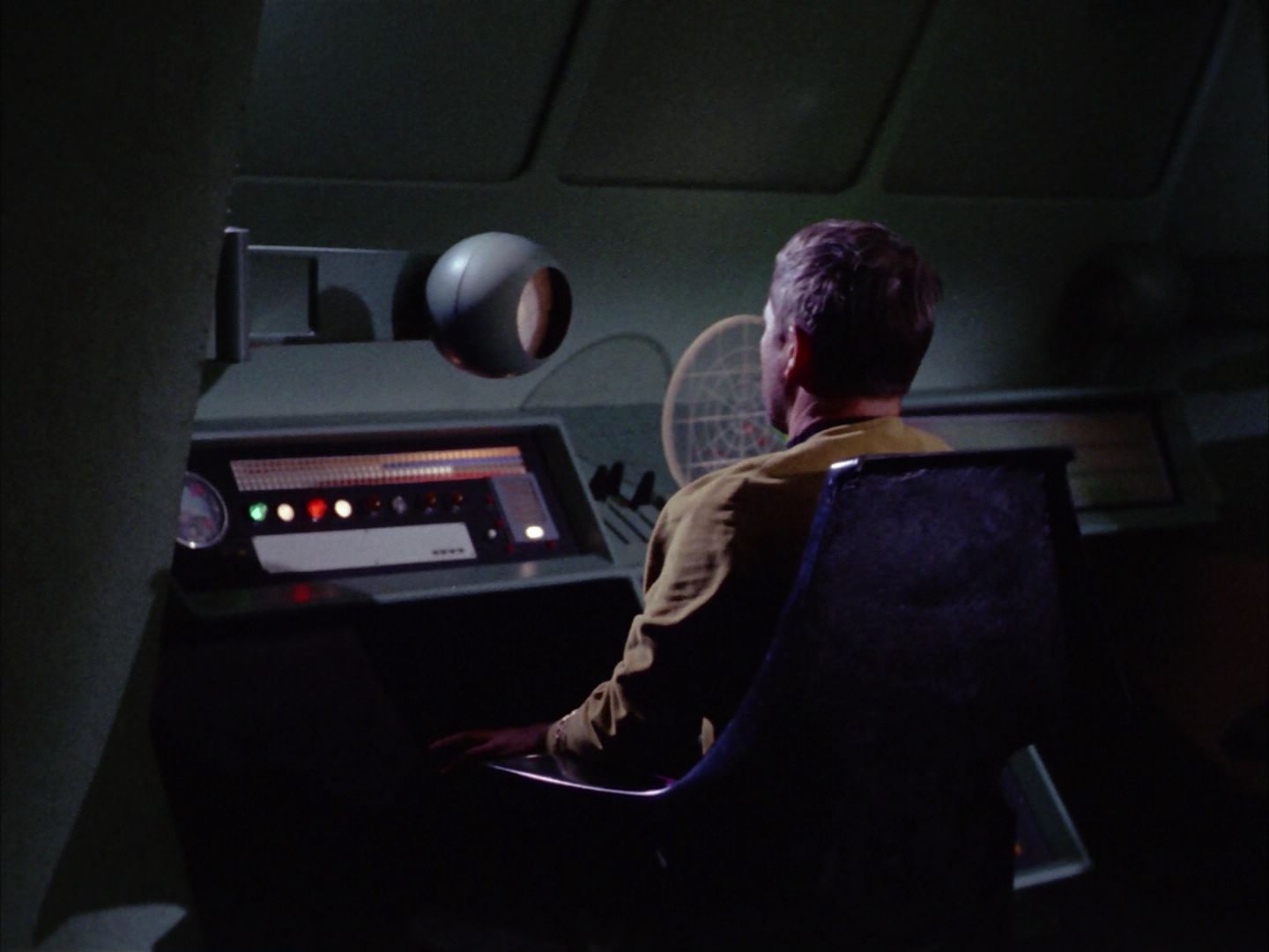 ariane179254_StarTrek_2x06_TheDoomsdayMachine_2582.jpg