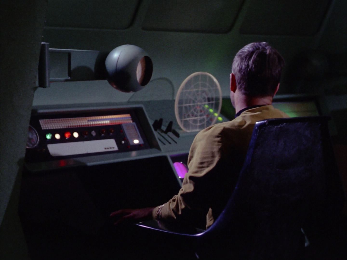ariane179254_StarTrek_2x06_TheDoomsdayMachine_2585.jpg