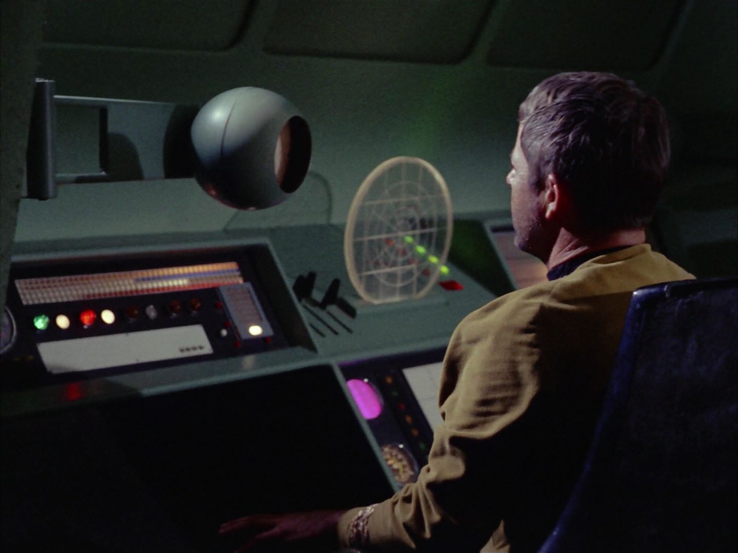 ariane179254_StarTrek_2x06_TheDoomsdayMachine_2595.jpg