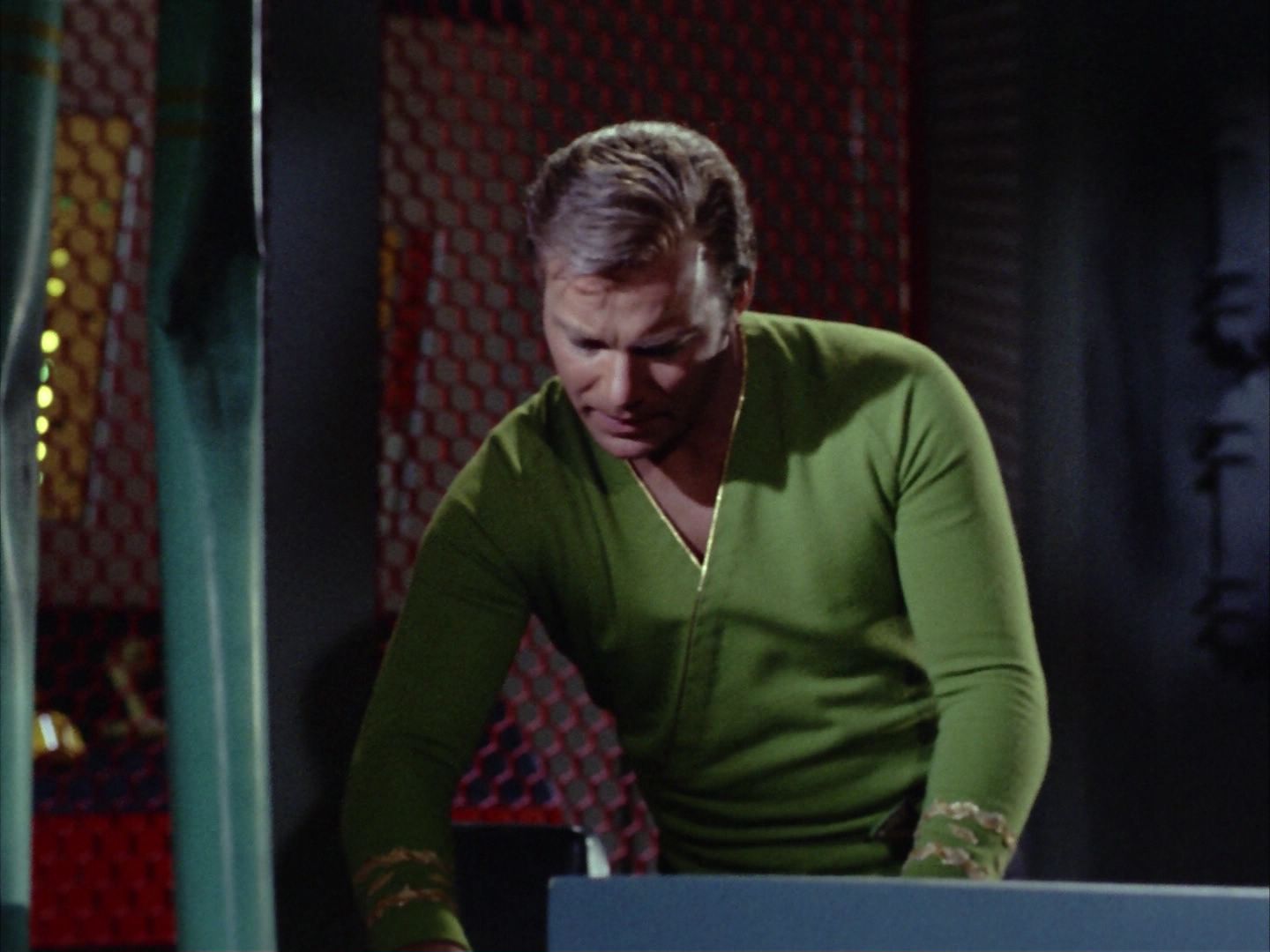 ariane179254_StarTrek_2x06_TheDoomsdayMachine_2909.jpg