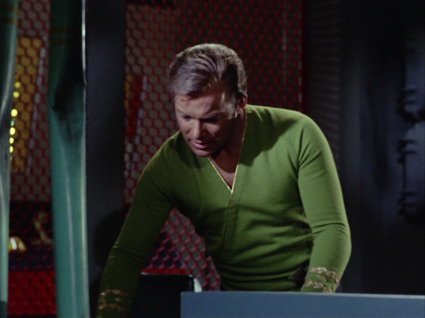 ariane179254_StarTrek_2x06_TheDoomsdayMachine_2915.jpg