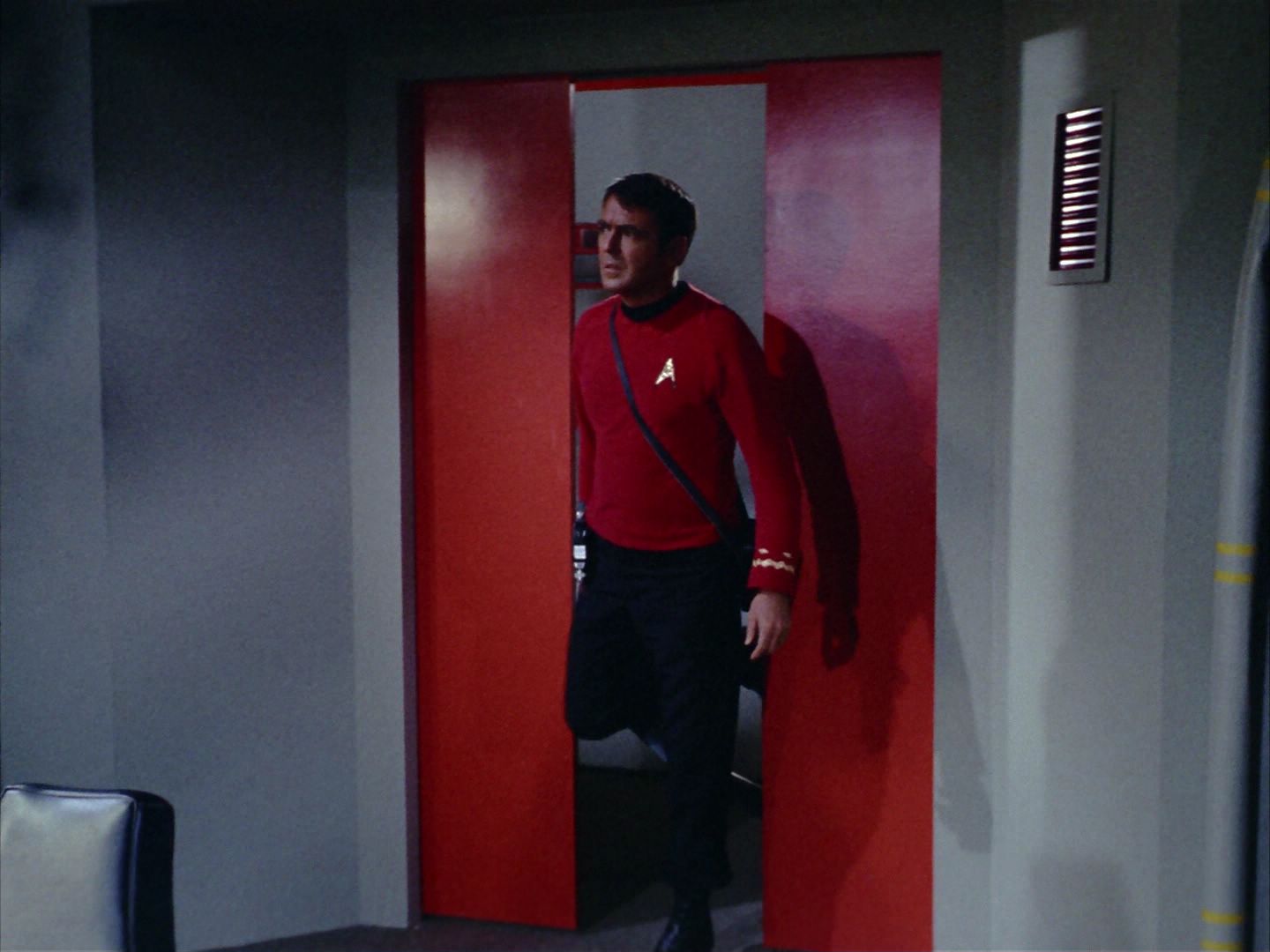 ariane179254_StarTrek_2x06_TheDoomsdayMachine_2969.jpg