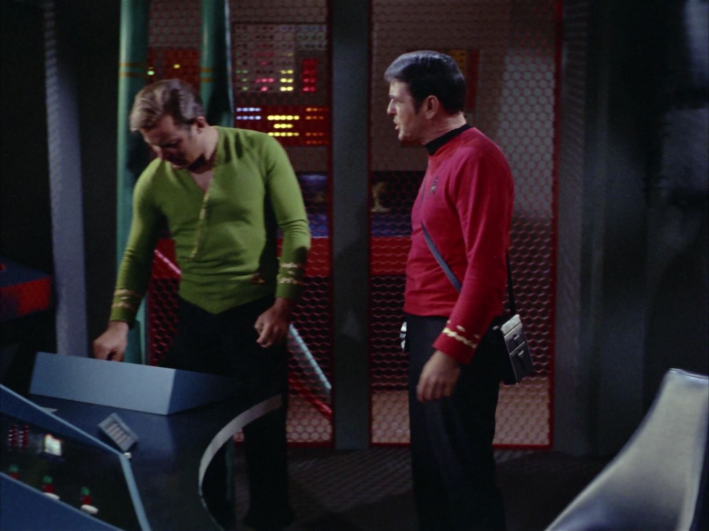 ariane179254_StarTrek_2x06_TheDoomsdayMachine_2981.jpg