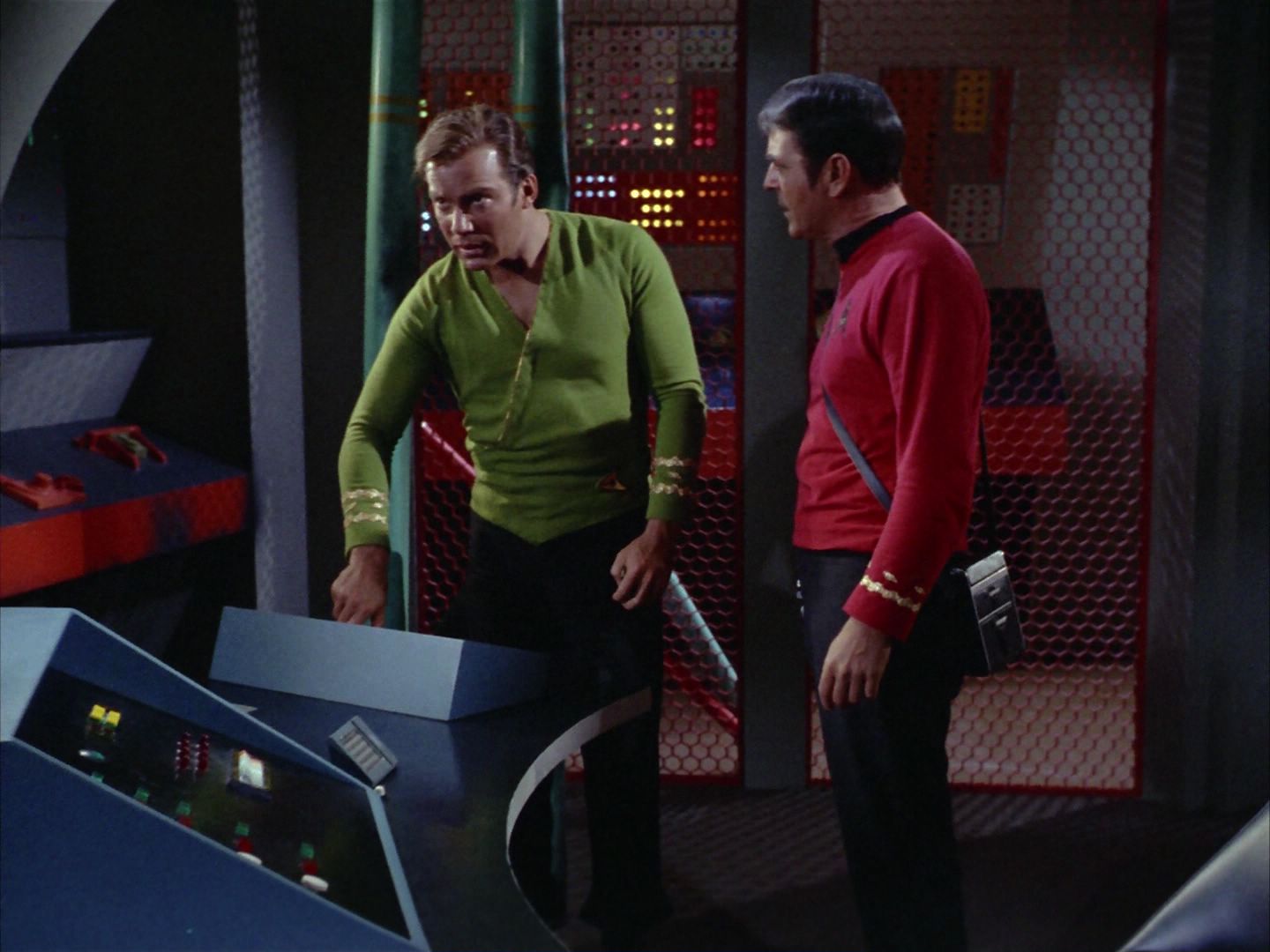 ariane179254_StarTrek_2x06_TheDoomsdayMachine_2982.jpg