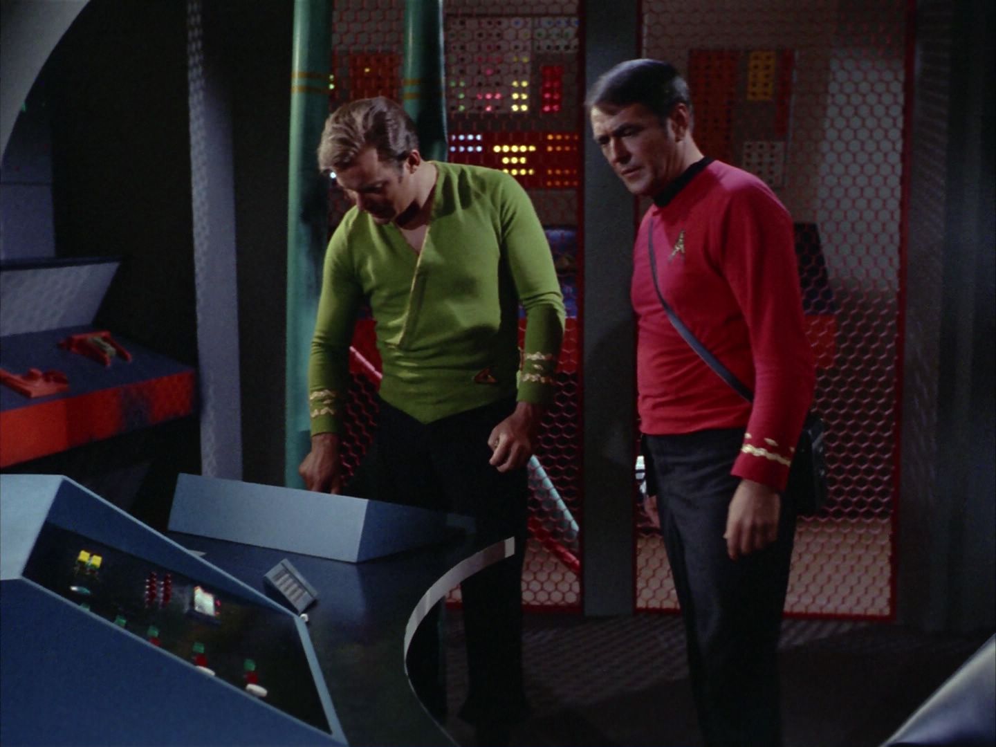 ariane179254_StarTrek_2x06_TheDoomsdayMachine_2985.jpg