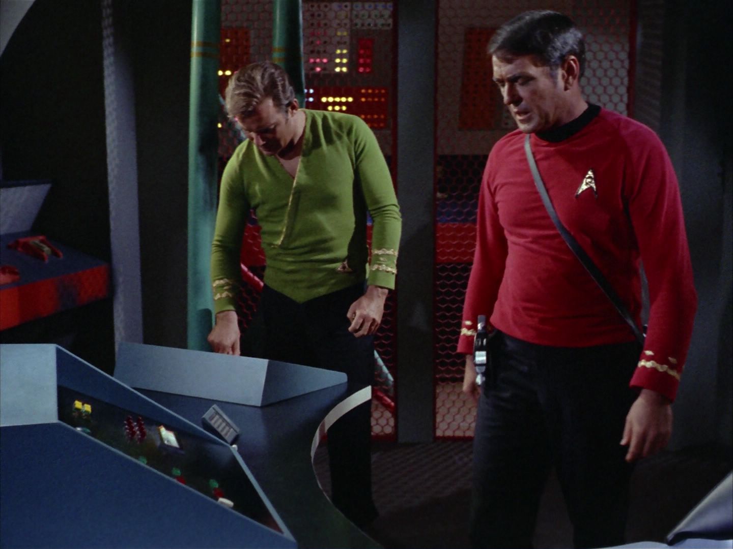 ariane179254_StarTrek_2x06_TheDoomsdayMachine_2986.jpg