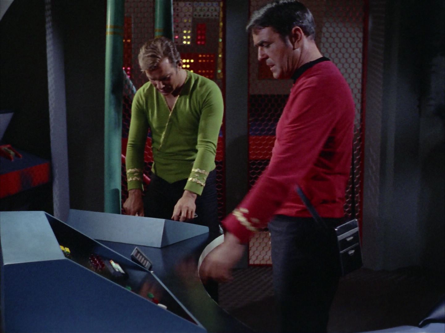 ariane179254_StarTrek_2x06_TheDoomsdayMachine_2987.jpg