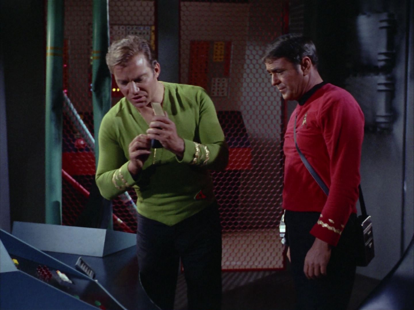 ariane179254_StarTrek_2x06_TheDoomsdayMachine_3003.jpg