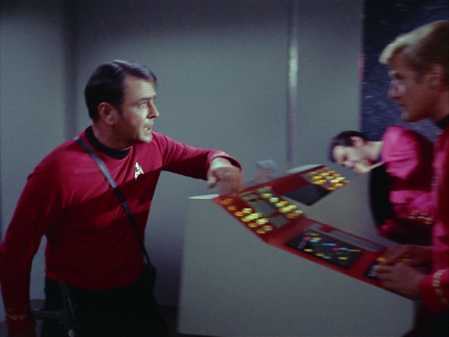ariane179254_StarTrek_2x06_TheDoomsdayMachine_3039.jpg