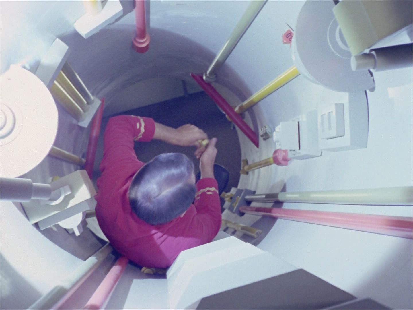 ariane179254_StarTrek_2x06_TheDoomsdayMachine_3054.jpg