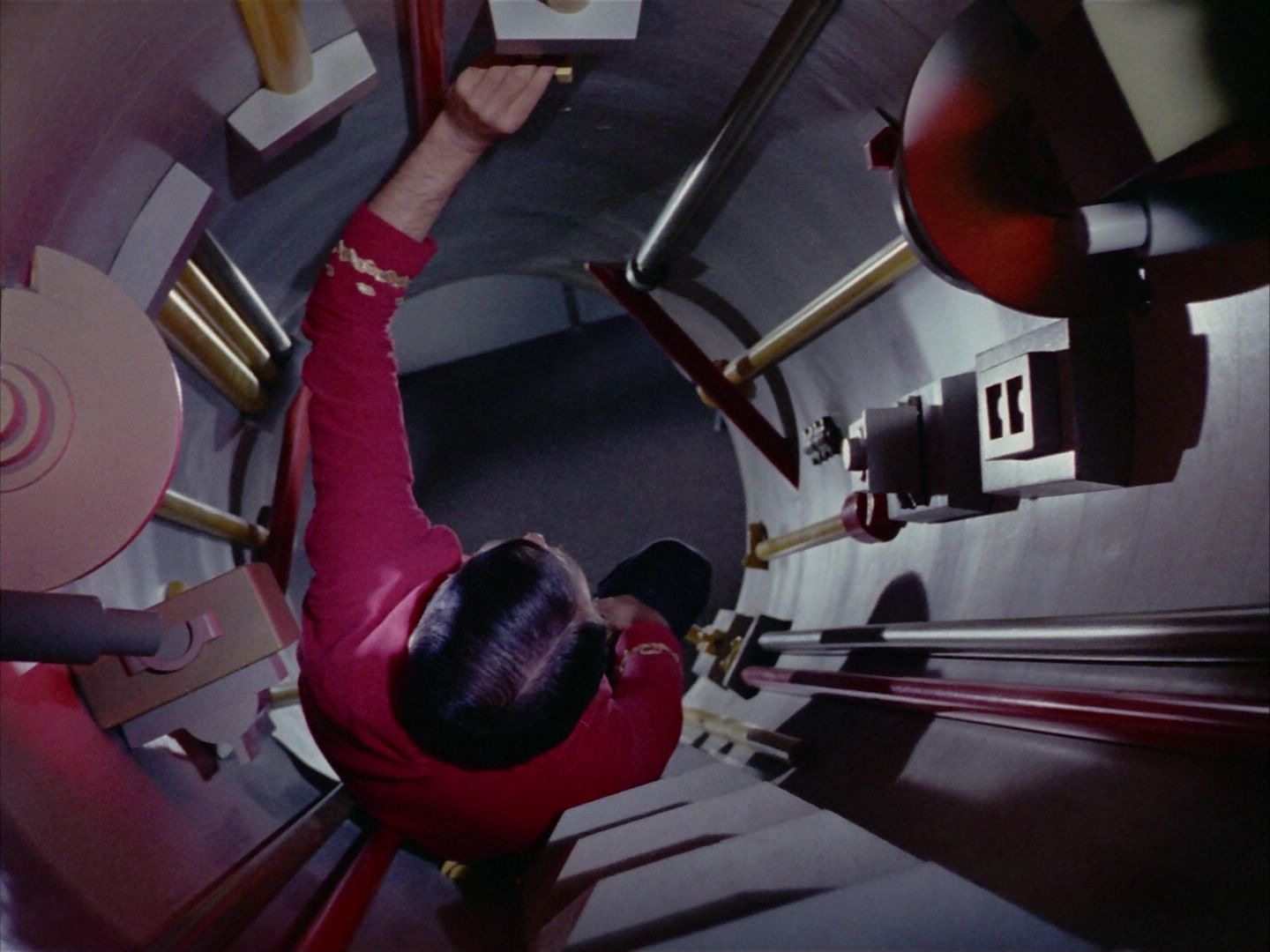 ariane179254_StarTrek_2x06_TheDoomsdayMachine_3056.jpg