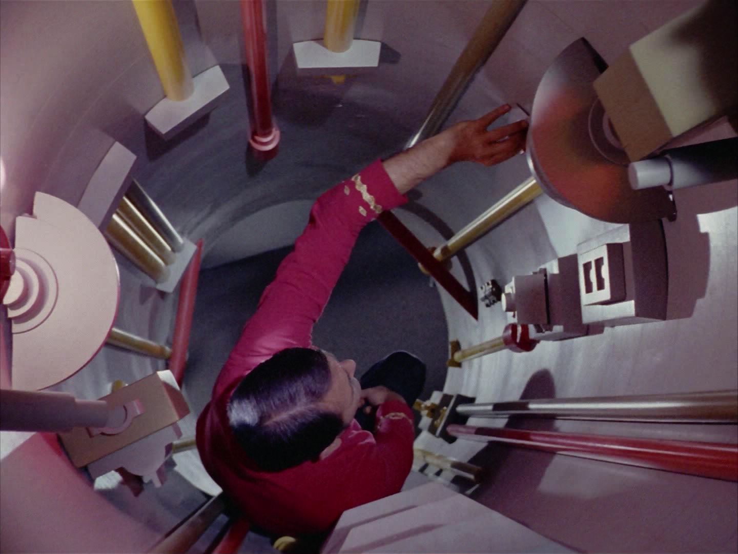 ariane179254_StarTrek_2x06_TheDoomsdayMachine_3083.jpg