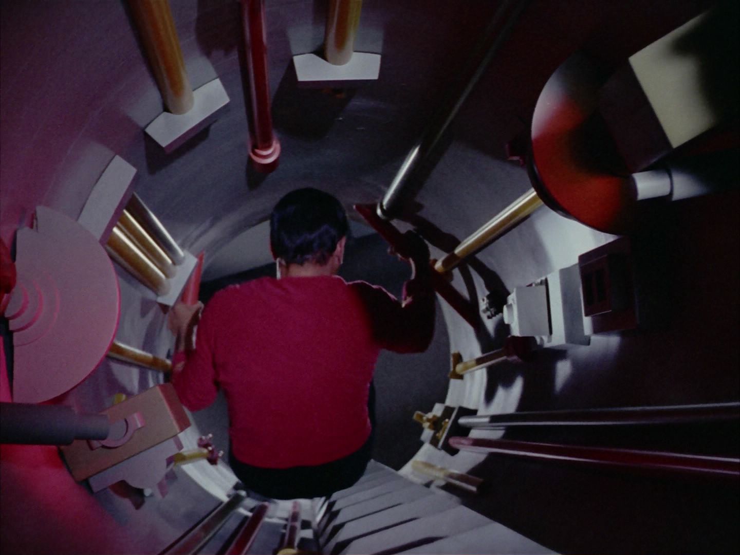 ariane179254_StarTrek_2x06_TheDoomsdayMachine_3088.jpg