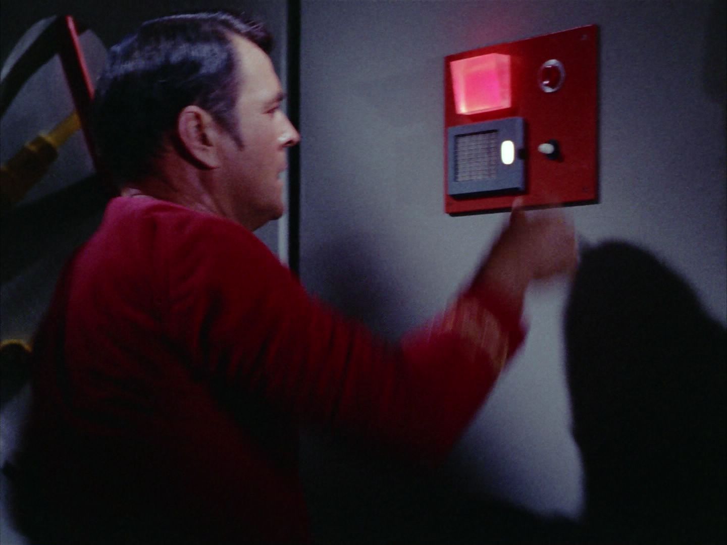 ariane179254_StarTrek_2x06_TheDoomsdayMachine_3090.jpg