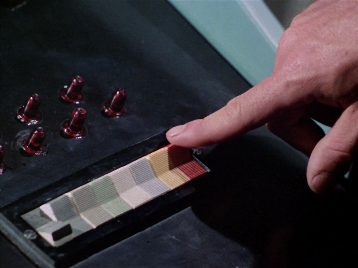 ariane179254_StarTrek_2x06_TheDoomsdayMachine_3158.jpg