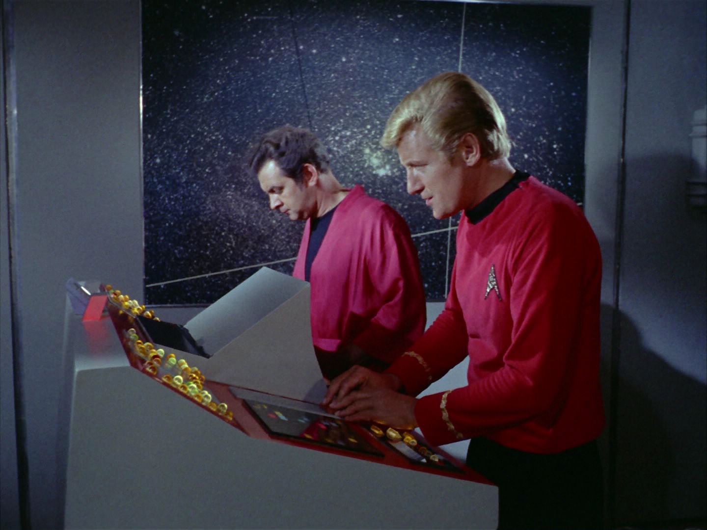 ariane179254_StarTrek_2x06_TheDoomsdayMachine_3163.jpg