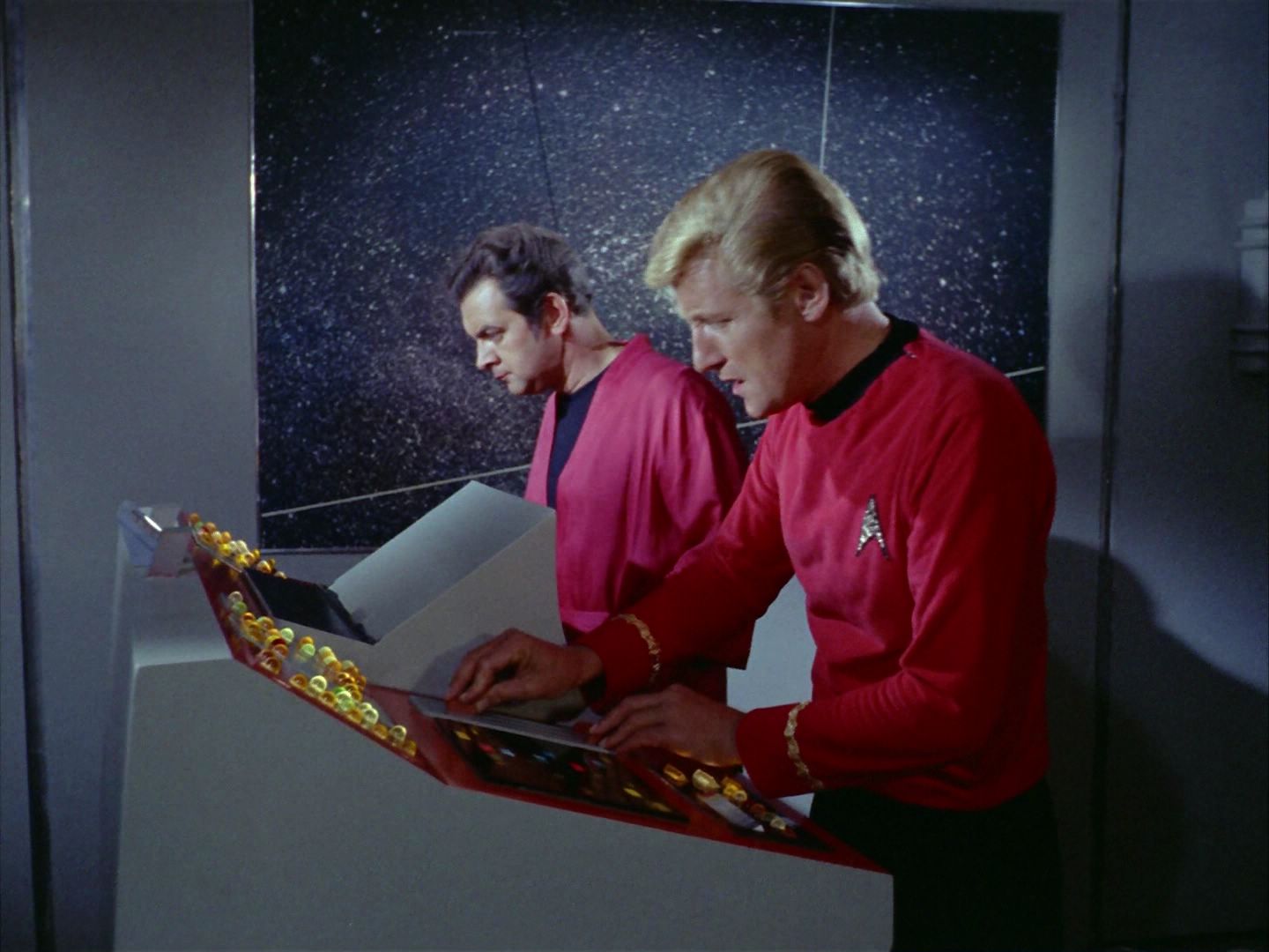 ariane179254_StarTrek_2x06_TheDoomsdayMachine_3164.jpg