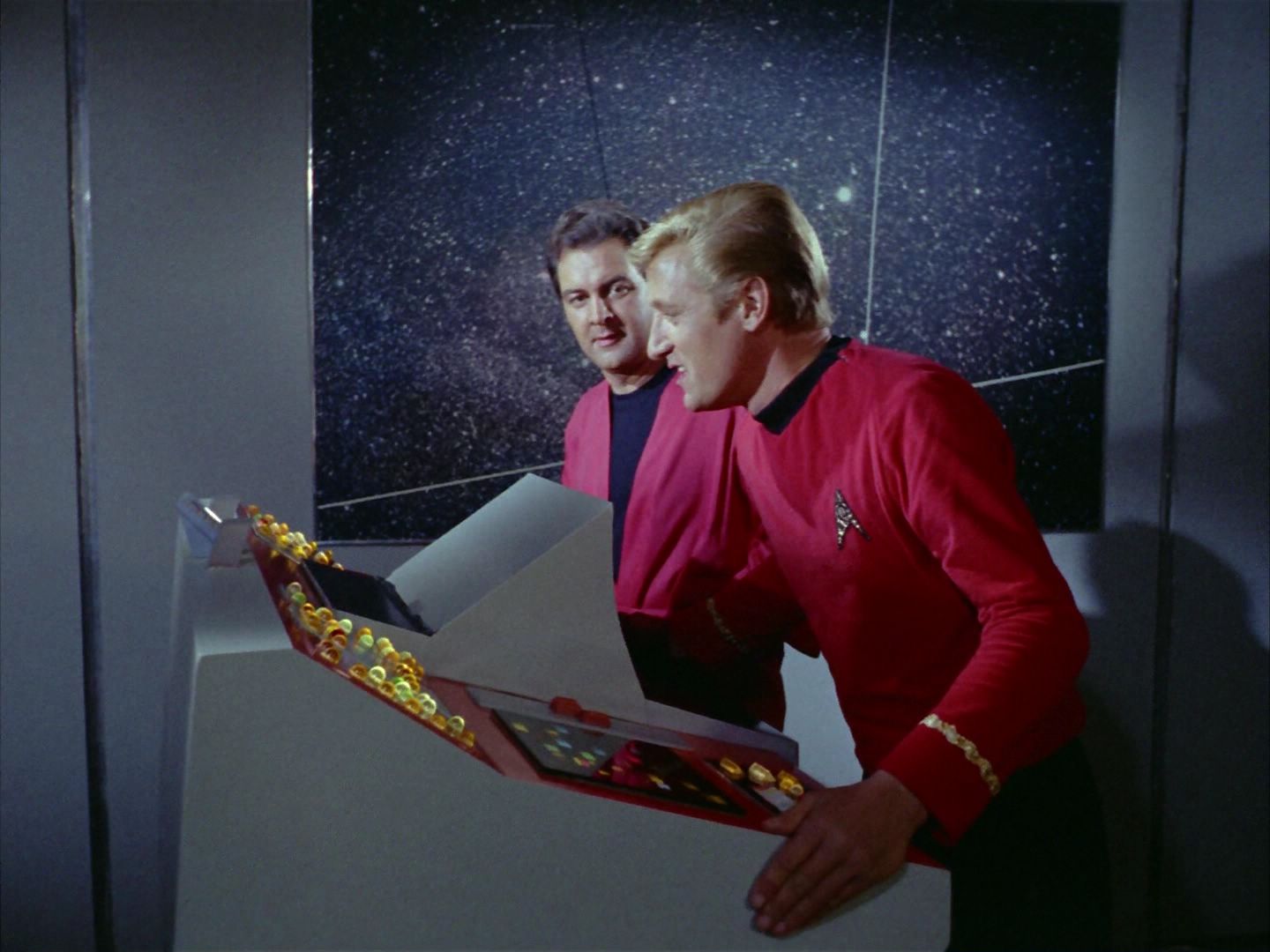 ariane179254_StarTrek_2x06_TheDoomsdayMachine_3269.jpg