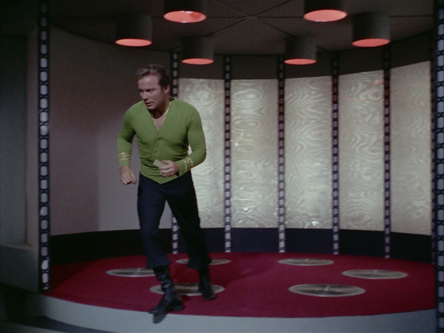 ariane179254_StarTrek_2x06_TheDoomsdayMachine_3270.jpg